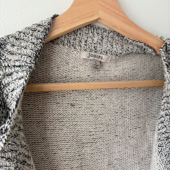 LIKE NEW Jodifl Long Knit Sweater Vest with Pockets - Oatmeal/Gray Heather - Picture 4 of 8